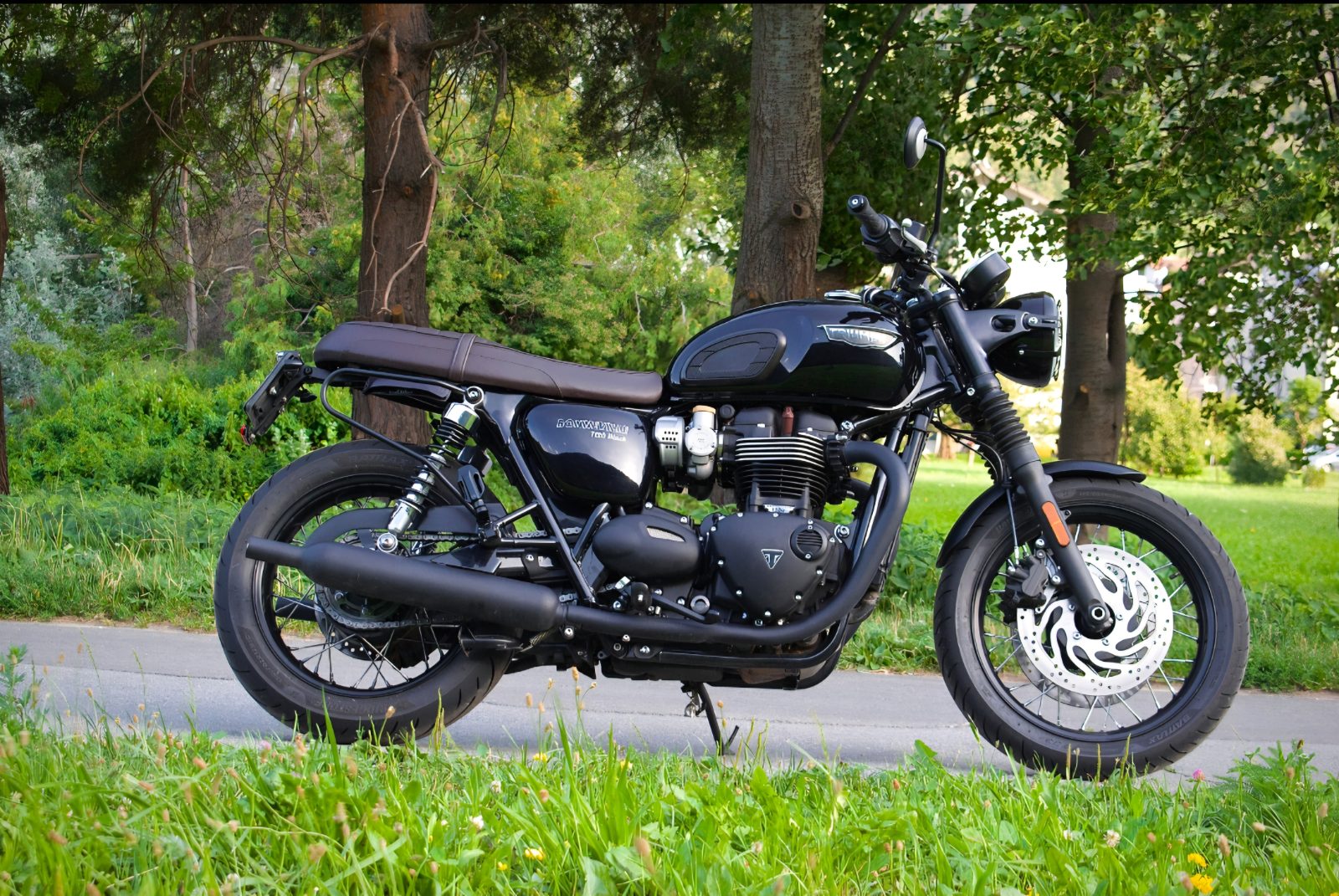 TRIUMPH Bonneville T120 Black
